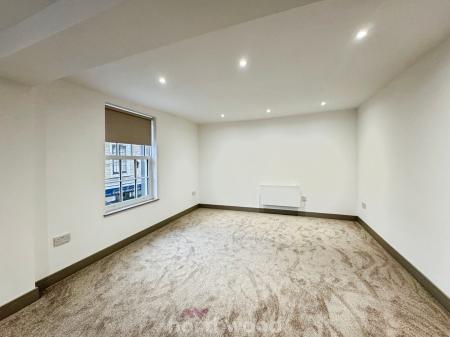 2 bedroom Flat to let in Finkle Street, Thorne, Doncaster, DN8