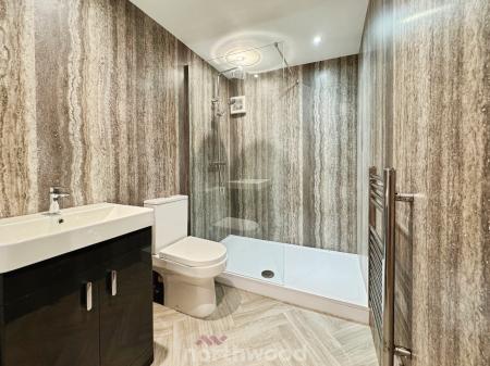 2 bedroom Flat to let in Finkle Street, Thorne, Doncaster, DN8