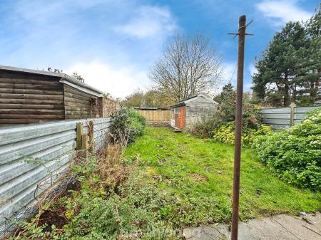3 bedroom End of terrace house for sale in South Road, Moorends, Doncaster, DN8