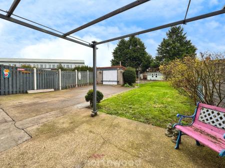 3 bedroom Semi-detached house for sale in Durham Avenue, Thorne, Doncaster, DN8