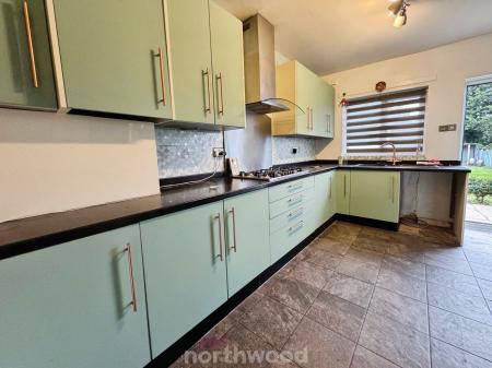 3 bedroom Semi-detached house for sale in Durham Avenue, Thorne, Doncaster, DN8