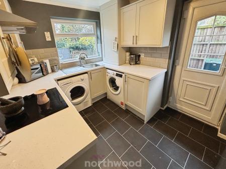 3 bedroom Semi-detached house for sale in Amanda Drive, Hatfield, Doncaster, DN7