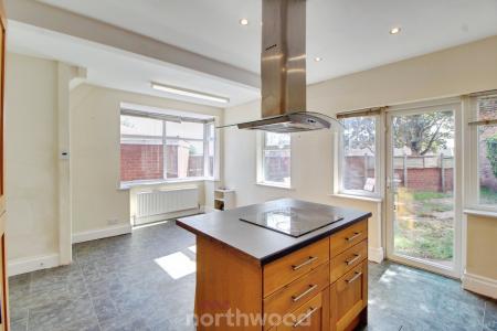 3 bedroom Semi-detached house for sale in Chestnut Avenue, Wheatley Hills, Doncaster, DN2