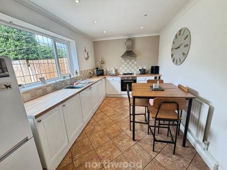 2 bedroom Semi-detached house for sale in Coronation Road, Stainforth, Doncaster, DN7