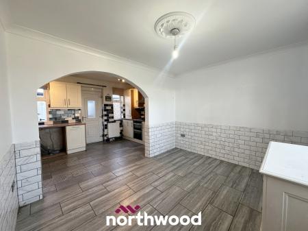 3 bedroom Semi-detached house for sale in East Lane, Doncaster, Doncaster, DN7