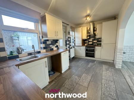 3 bedroom Semi-detached house for sale in East Lane, Doncaster, Doncaster, DN7