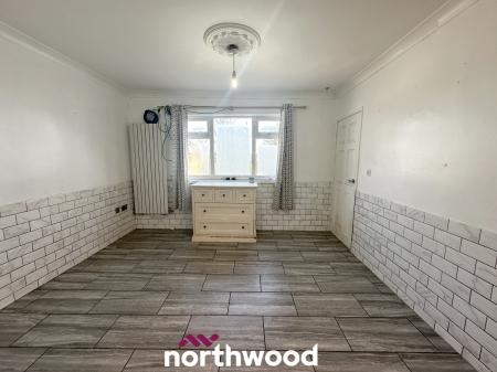 3 bedroom Semi-detached house for sale in East Lane, Doncaster, Doncaster, DN7