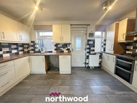 3 bedroom Semi-detached house for sale in East Lane, Doncaster, Doncaster, DN7