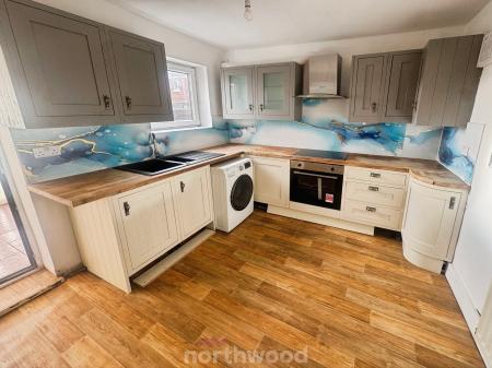 3 bedroom Semi-detached house for sale in Vermuyden Road, Moorends, Doncaster, DN8