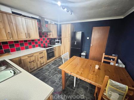 2 bedroom Terraced House for sale in Lower Kenyon Street, Thorne, Doncaster, DN8