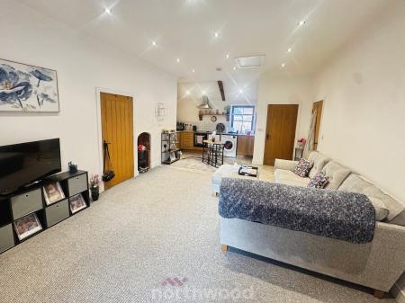 0 bedroom Studio flat to let in 29B Bridge Street, Thorne, Doncaster, DN8