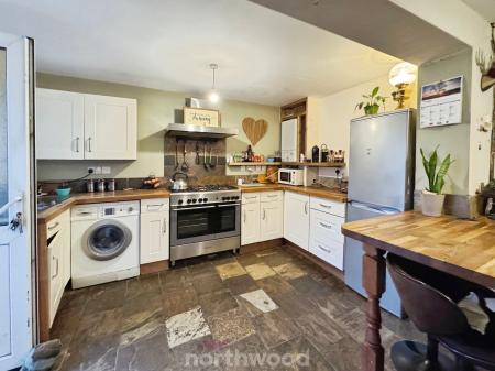 2 bedroom End of terrace house for sale in Cuckoo Park, Rawcliffe, Goole, DN14