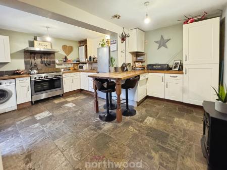 2 bedroom End of terrace house for sale in Cuckoo Park, Rawcliffe, Goole, DN14