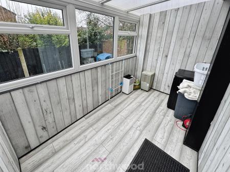 3 bedroom Semi-detached house for sale in Tennyson Avenue, Thorne, Doncaster, DN8