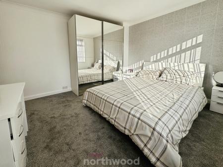 3 bedroom Semi-detached house for sale in Mansion Court Gardens, Thorne, Doncaster, DN8