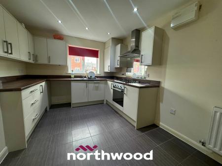 3 bedroom Semi-detached house to let in Church View Gardens, Moorends, Doncaster, DN8