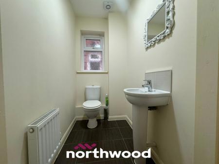3 bedroom Semi-detached house to let in Church View Gardens, Moorends, Doncaster, DN8
