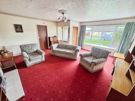 3 bedroom Semi-detached bungalow for sale in Park Crescent, Thorne, Doncaster, DN8