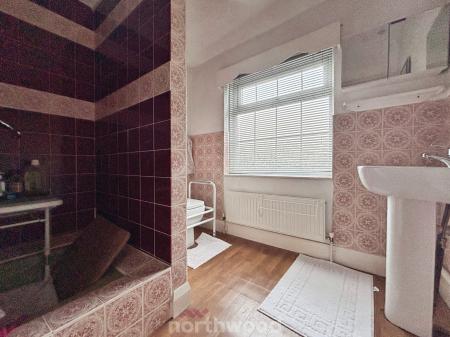 2 bedroom Semi-detached house for sale in Crookesbroom Lane, Hatfield, Doncaster, DN7