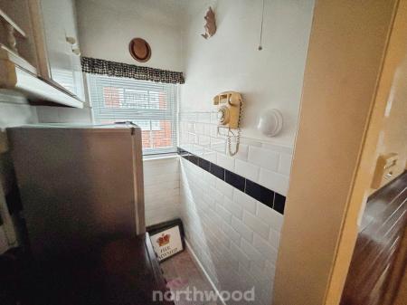 2 bedroom Semi-detached house for sale in Crookesbroom Lane, Hatfield, Doncaster, DN7