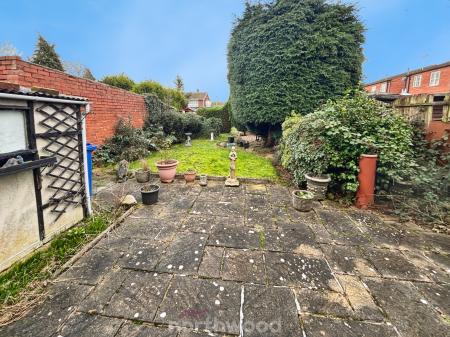 2 bedroom Semi-detached house for sale in Crookesbroom Lane, Hatfield, Doncaster, DN7