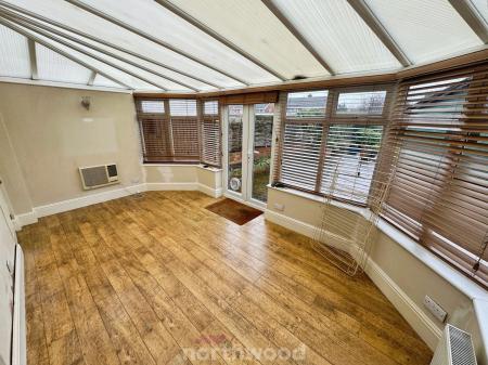 3 bedroom Semi-detached house to let in West Street, Thorne, Doncaster, DN8