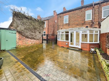 3 bedroom Semi-detached house to let in West Street, Thorne, Doncaster, DN8