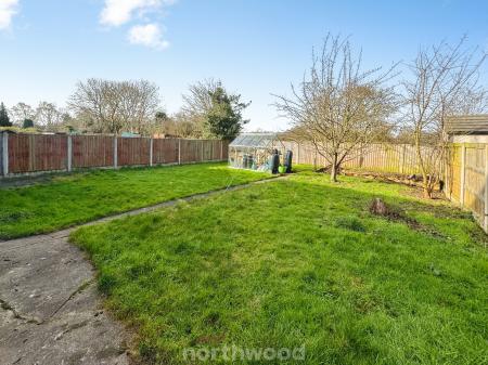 3 bedroom Semi-detached house for sale in Hawthorne Road, Thorne, Doncaster, DN8