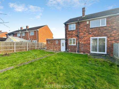 3 bedroom Semi-detached house for sale in Hawthorne Road, Thorne, Doncaster, DN8
