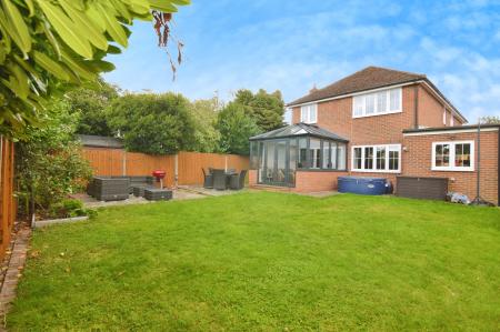 4 bedroom Detached house for sale in Rowan Drive, Crowthorne, RG45