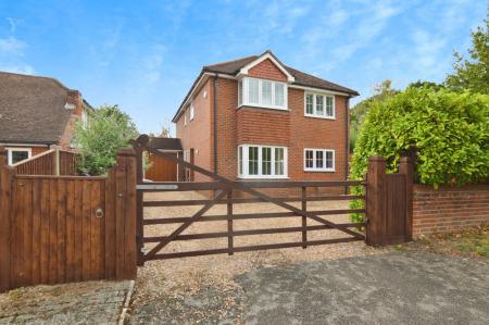 Rowan Drive, Crowthorne, RG45