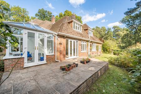 4 bedroom Detached house for sale in The Ridges, Wokingham, RG40
