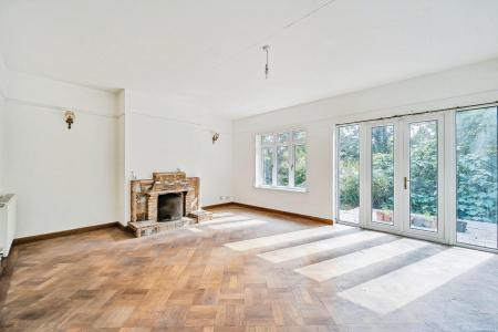 4 bedroom Detached house for sale in The Ridges, Wokingham, RG40