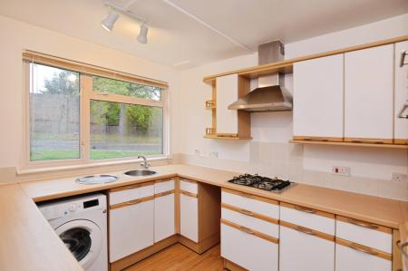 2 bedroom Flat for sale in Cressex Close, Binfield, RG42