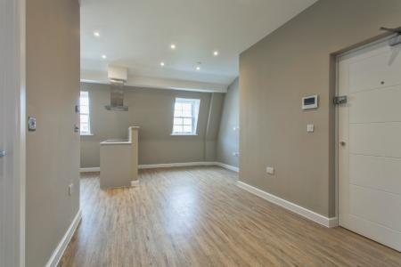 1 bedroom Flat to let in 42 Broad Street, Wokingham, RG40