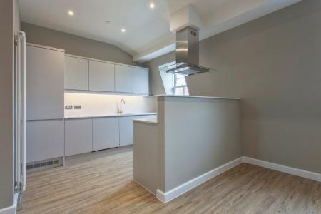 1 bedroom Flat to let in 42 Broad Street, Wokingham, RG40