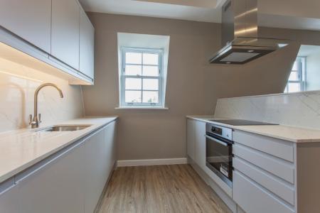 1 bedroom Flat to let in 42 Broad Street, Wokingham, RG40