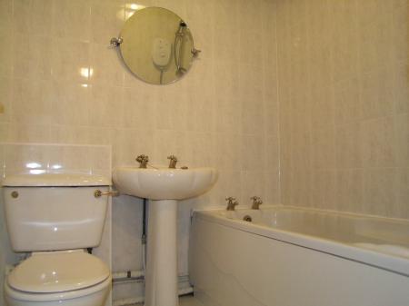 1 bedroom Flat to let in Charwood Road, Wokingham, RG40