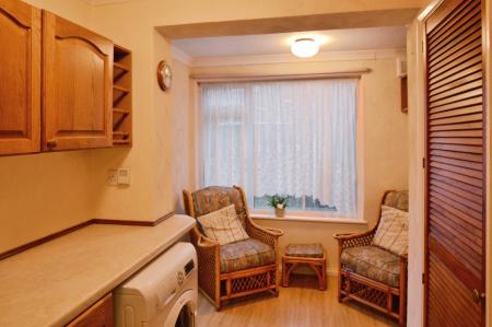 3 bedroom Terraced House for sale in Lynden Close, Maidenhead, SL6