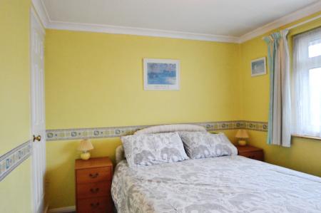 3 bedroom Terraced House for sale in Lynden Close, Maidenhead, SL6