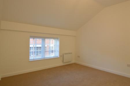 2 bedroom Flat to let in Peach Street, Wokingham, RG40