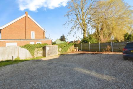 1 bedroom Flat to let in Ilbury Close, Shinfield, RG2