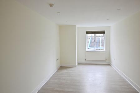 1 bedroom Flat to let in Ilbury Close, Shinfield, RG2