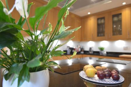 3 bedroom Semi-detached house to let in Reading Road, Wokingham, RG41