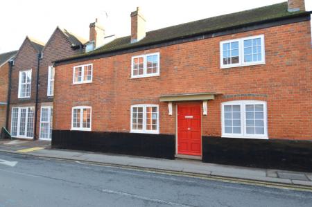 2 bedroom Flat to let in Peach Street, Wokingham, RG40
