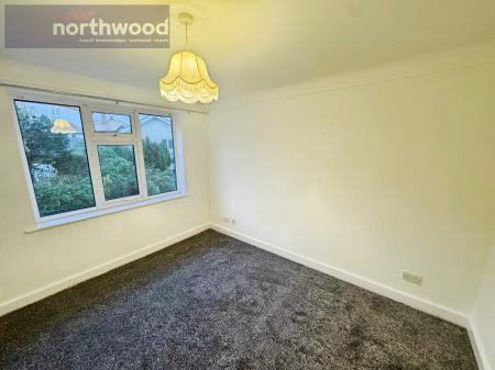 2 bedroom Flat to let in Castle Mount, Heswall, Wirral, CH60