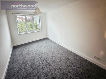 2 bedroom Flat to let in Castle Mount, Heswall, Wirral, CH60