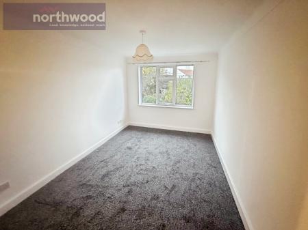 2 bedroom Flat to let in Castle Mount, Heswall, Wirral, CH60