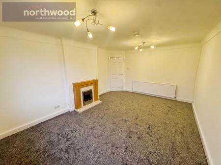 2 bedroom Flat to let in Castle Mount, Heswall, Wirral, CH60