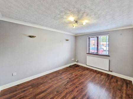 3 bedroom Terraced House to let in Church Farm Court, Willaston, CH64